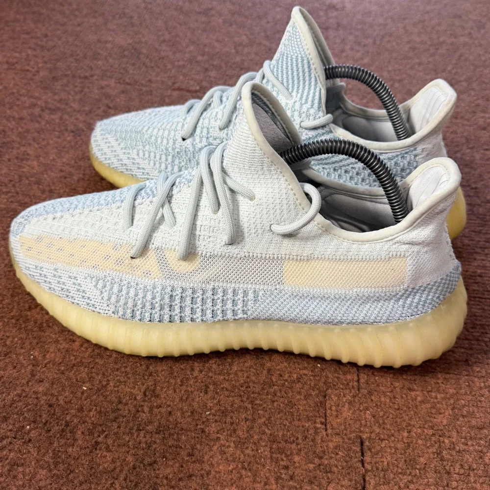Adidas Yeezy Boost 350 V2 Cloud White Non-Reflective FW3043 Mens 9.5 Blue Grey